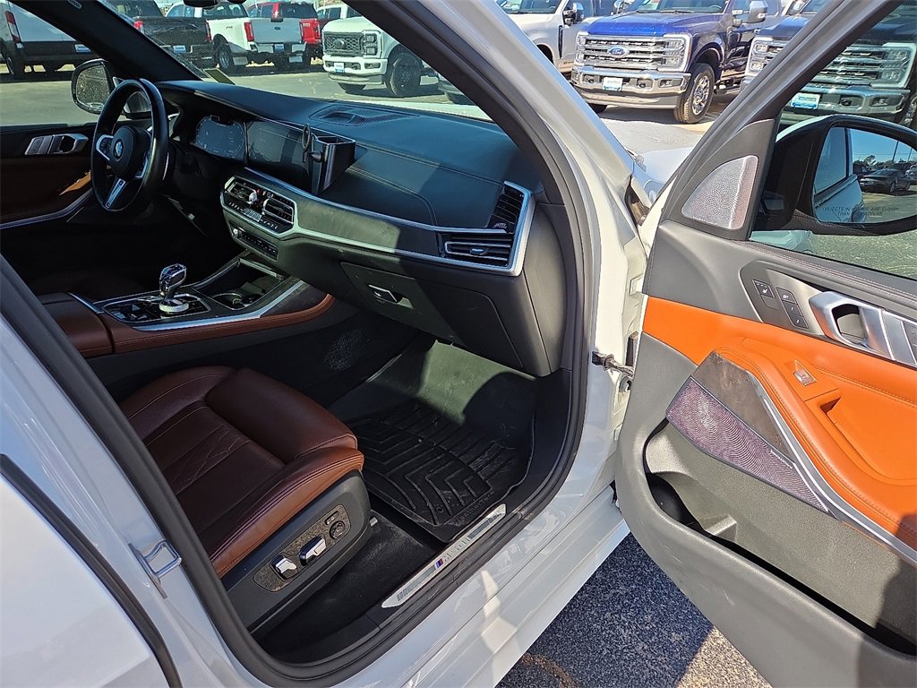 Used 2021 BMW X7 M50i w/ Dynamic Handling Package image 12