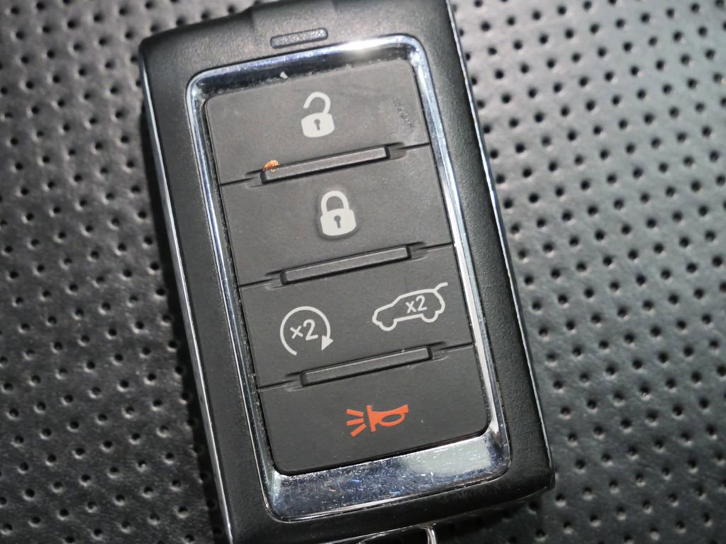 Used 2023 Jeep Grand Cherokee L Summit AWD/4WD image 33