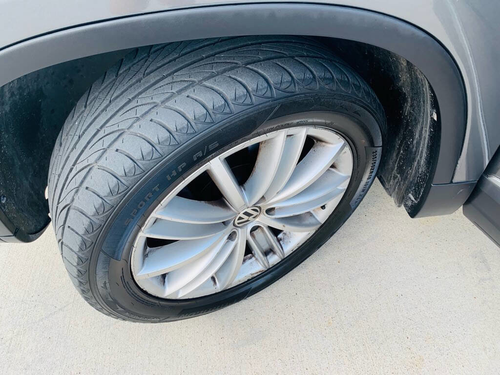 Used 2012 Volkswagen Tiguan SE FWD image 27