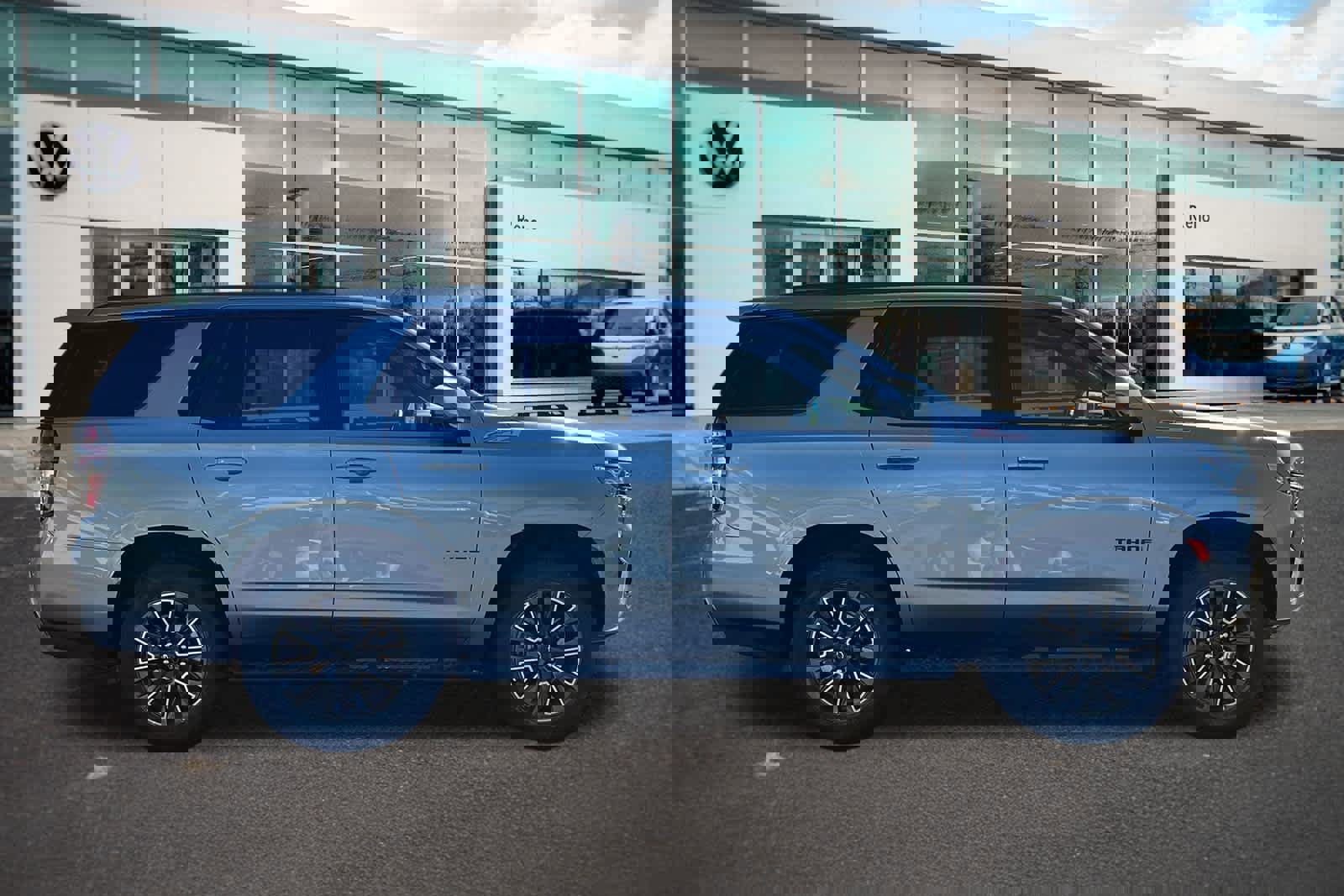 Used 2023 Chevrolet Tahoe Z71 w/ Luxury Package image 4