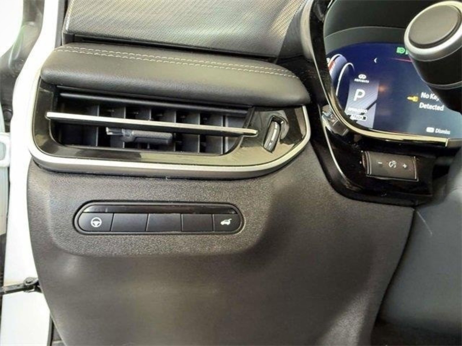 Used 2025 INFINITI QX60 Luxe image 59