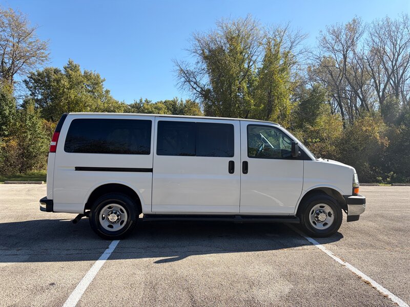 Used 2017 Chevrolet Express 3500 LT w/ LT Preferred Equipment Group RWD image 6