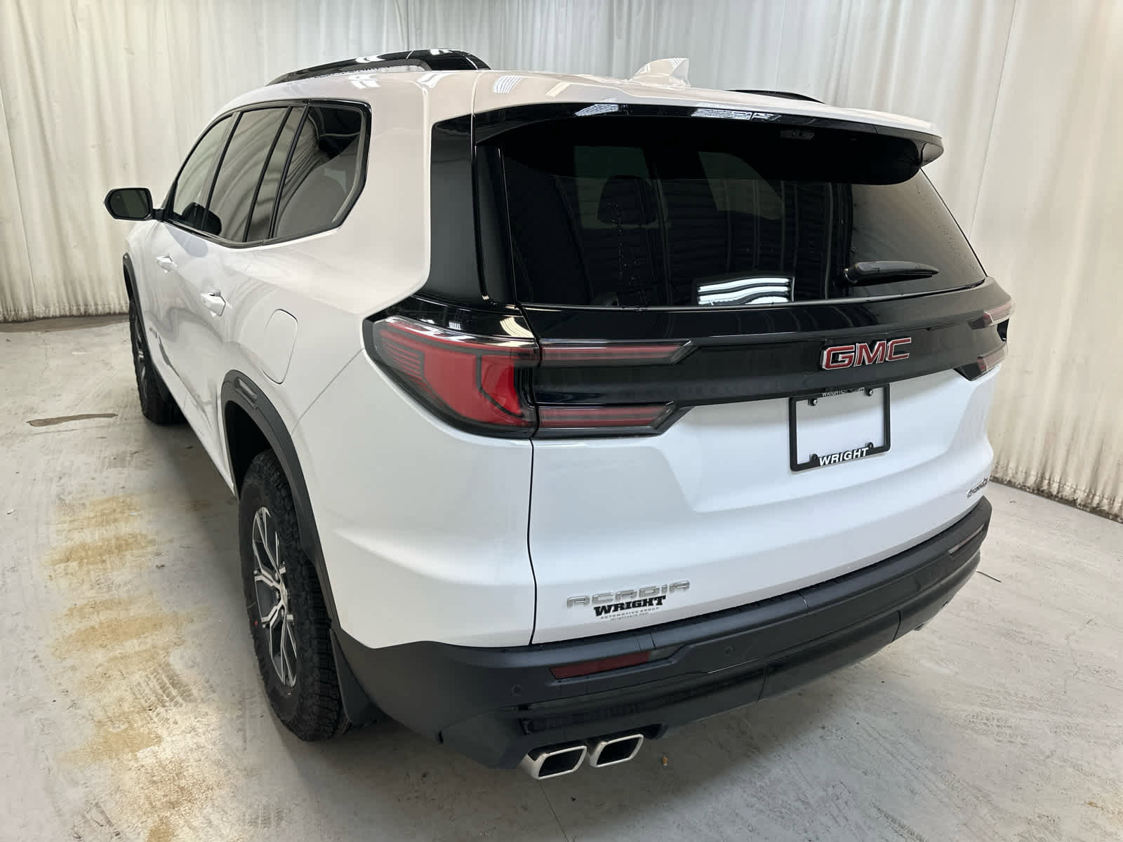 New 2026 GMC Acadia AT4 w/ Luxury Package image 2