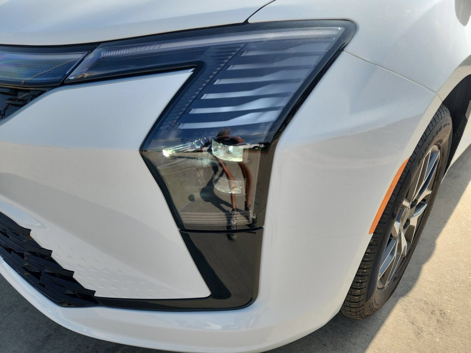 New 2027 Chrysler Pacifica Limited FWD image 9