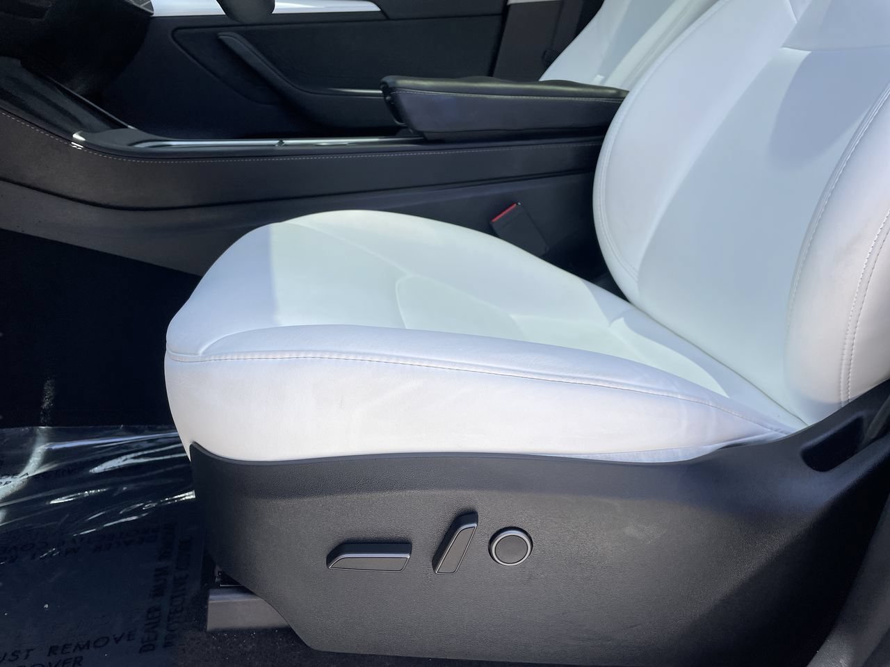 Used 2024 Tesla Model Y Long Range AWD/4WD image 18