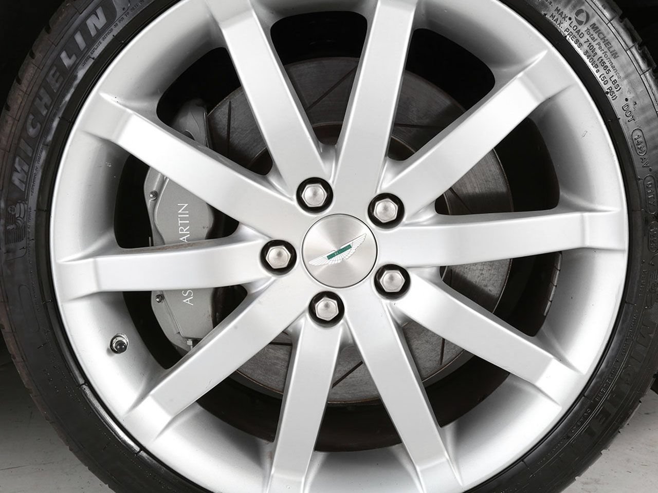 Used 2006 Aston Martin DB9 Volante RWD image 6