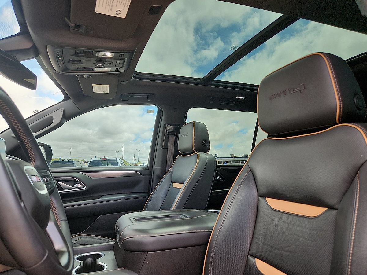 Used 2022 GMC Yukon XL AT4 AWD/4WD image 7