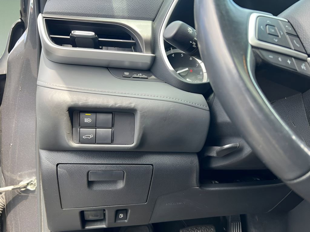 Used 2022 Toyota Highlander XLE image 10