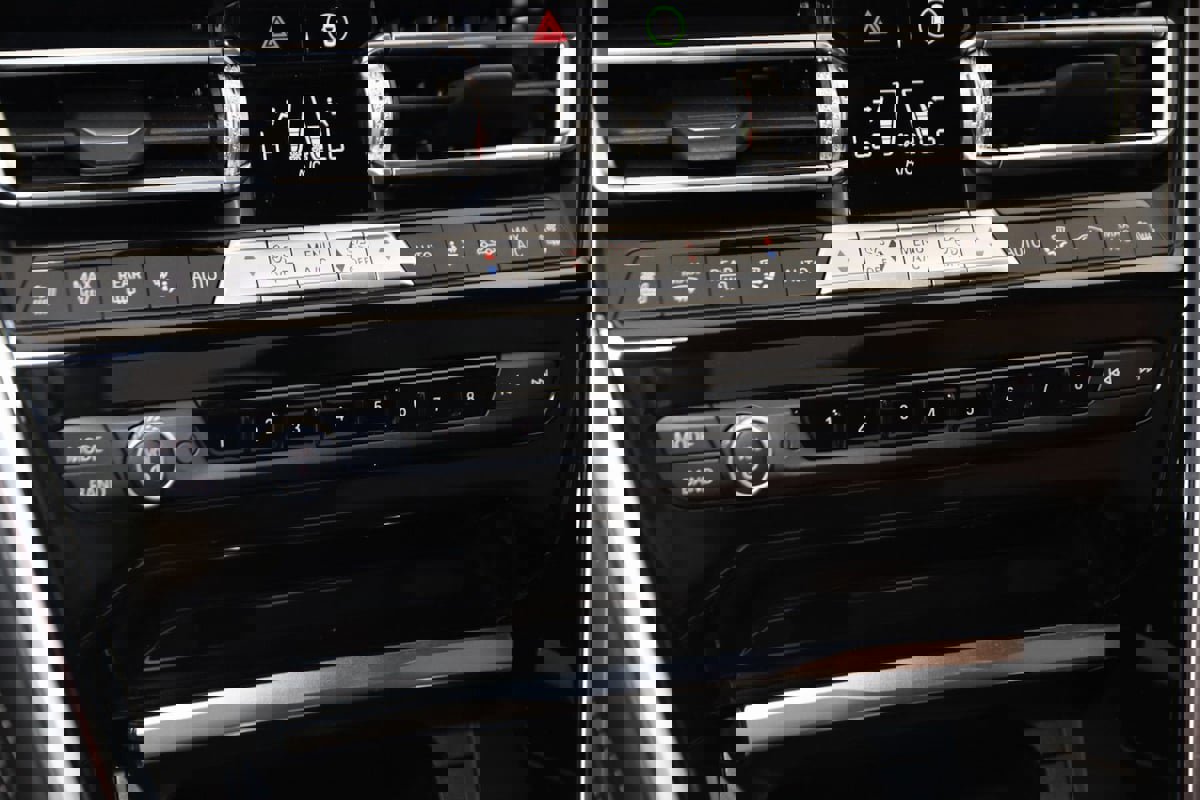 Used 2025 BMW M850i xDrive Coupe w/ M Sport Professional Package image 46