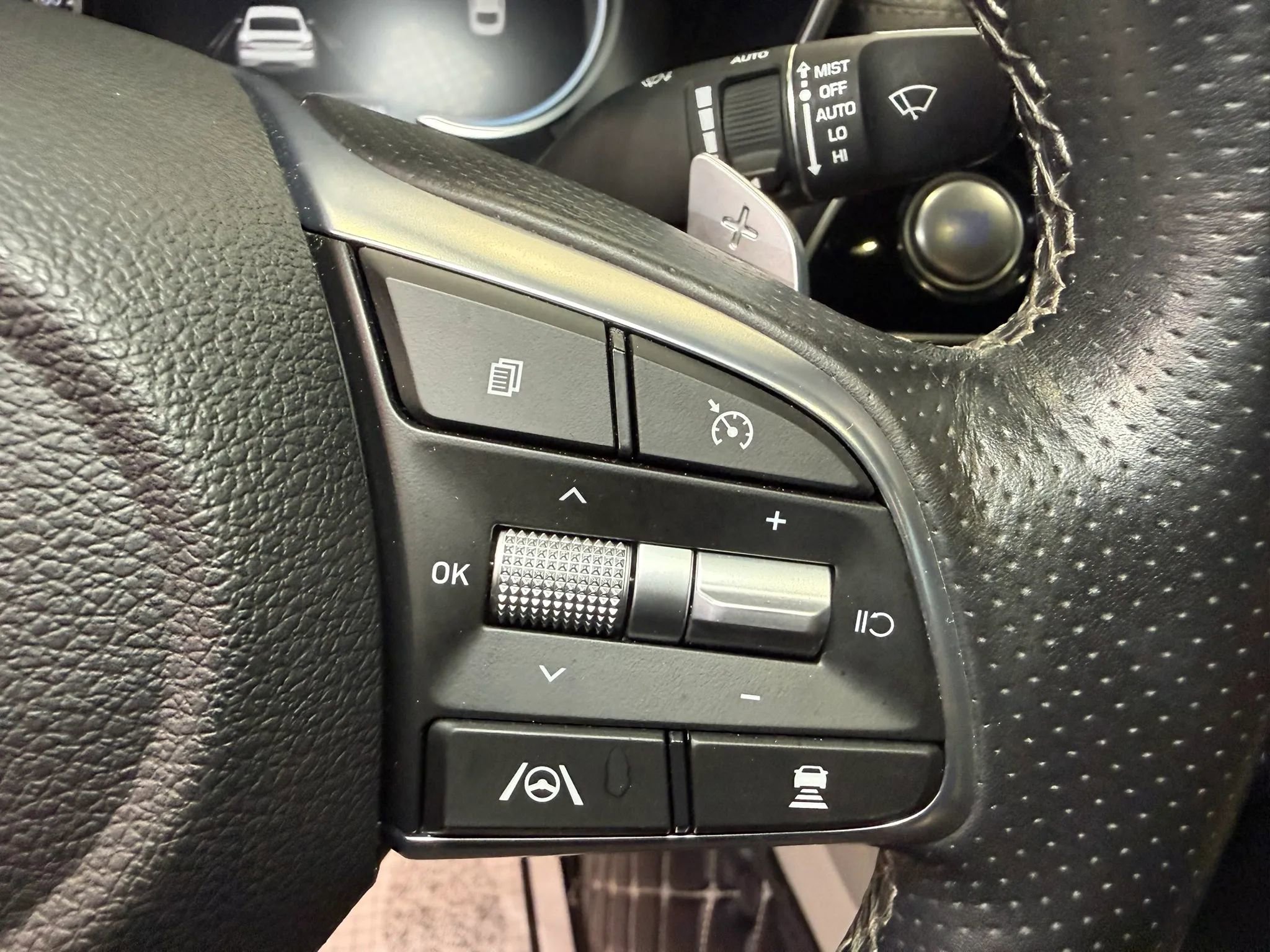 Used 2022 Genesis G70 3.3T image 23