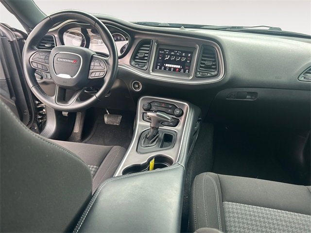 Used 2022 Dodge Challenger SXT image 10