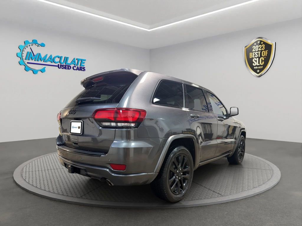 Used 2017 Jeep Grand Cherokee Altitude image 5