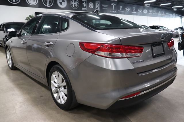 Used 2017 Kia Optima EX w/ Premium Package FWD image 3
