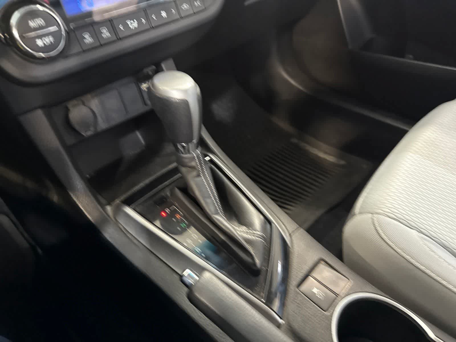 Used 2016 Toyota Corolla LE FWD image 28