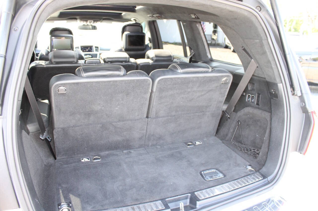 Used 2015 Mercedes-Benz GL 63 AMG 4MATIC w/ Accessory Chrome Package image 28