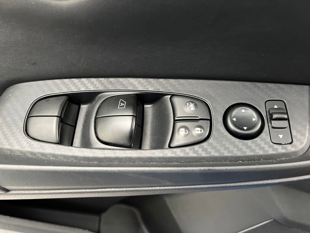 Used 2025 Nissan Sentra SV FWD image 12