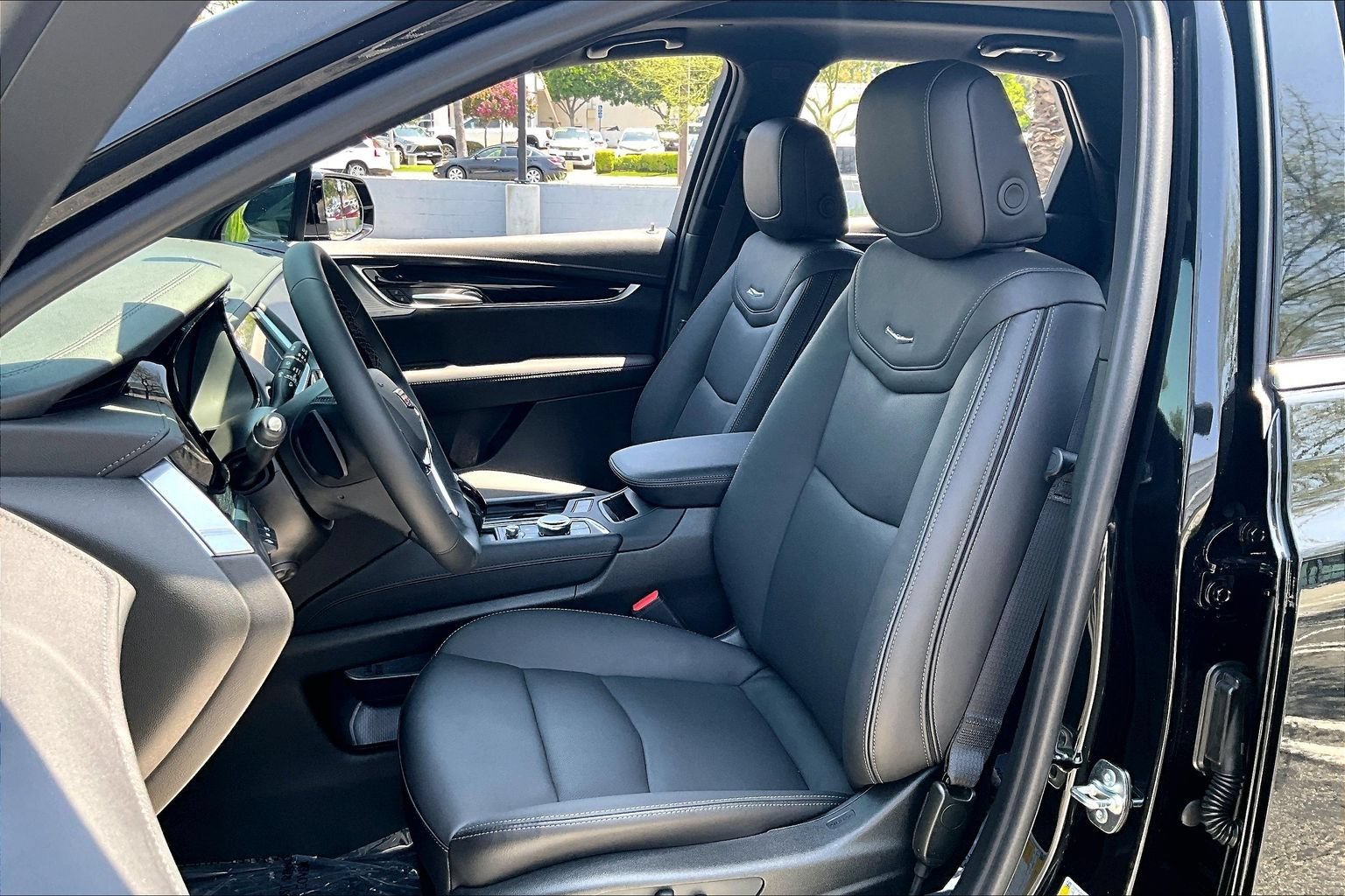New 2026 Cadillac XT5 Premium Luxury w/ LPO, ONYX Package AWD/4WD image 12