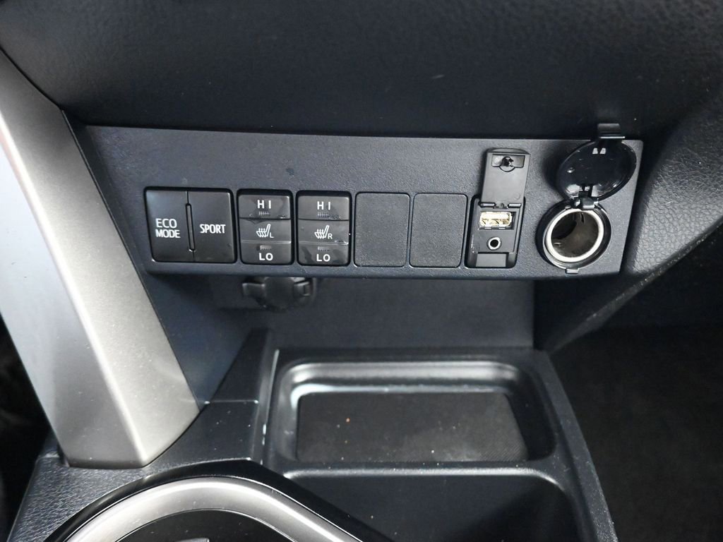 Used 2018 Toyota RAV4 Limited image 23