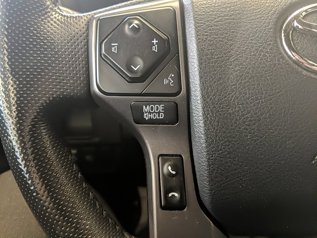 Used 2018 Toyota Tacoma TRD Off-Road image 12