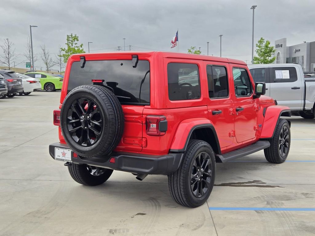 Used 2025 Jeep Wrangler Unlimited Sahara image 5