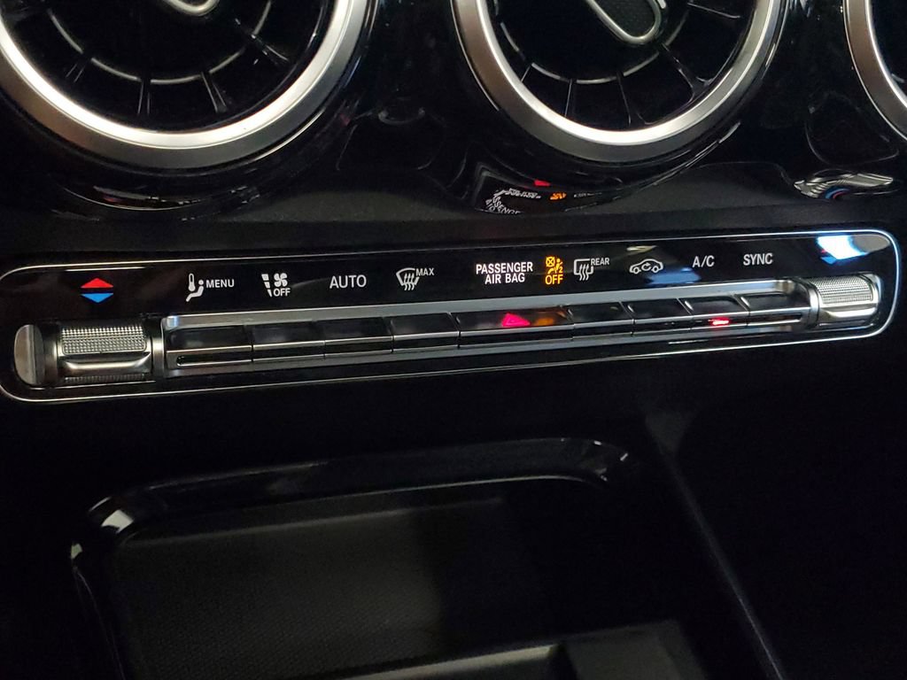 Used 2020 Mercedes-Benz GLB 250 4MATIC image 21