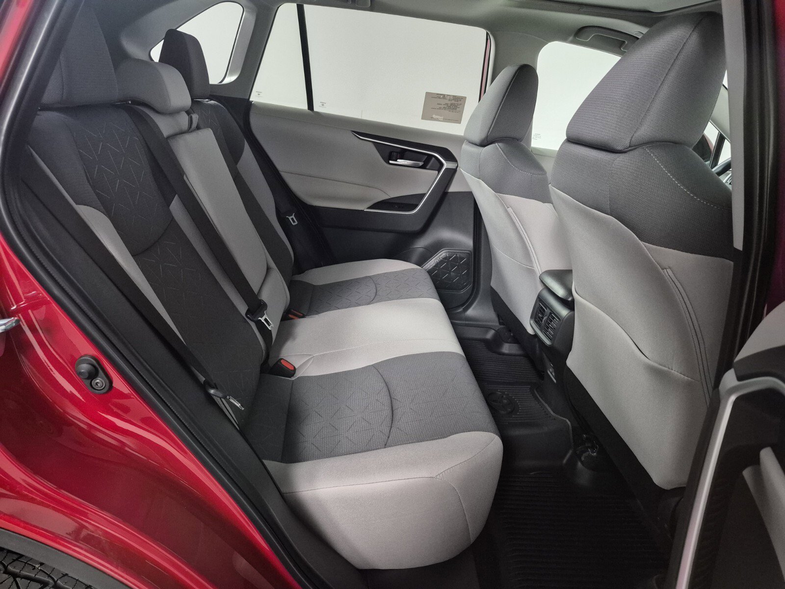 New 2025 Toyota RAV4 XLE image 31