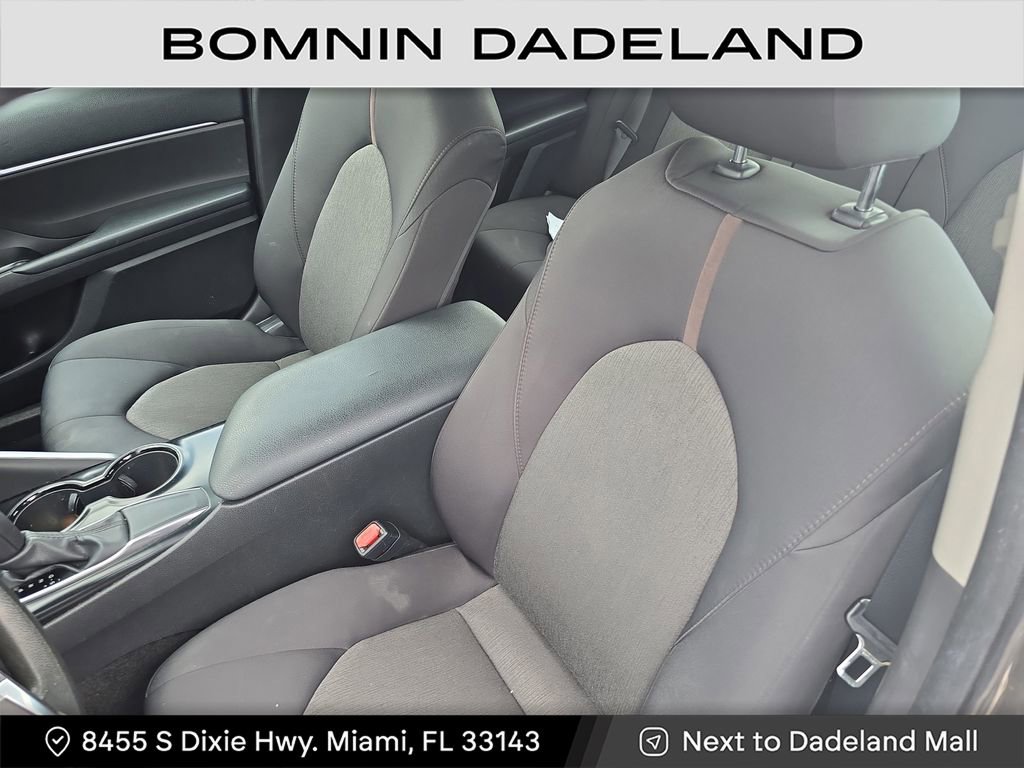 Used 2020 Toyota Camry LE image 12
