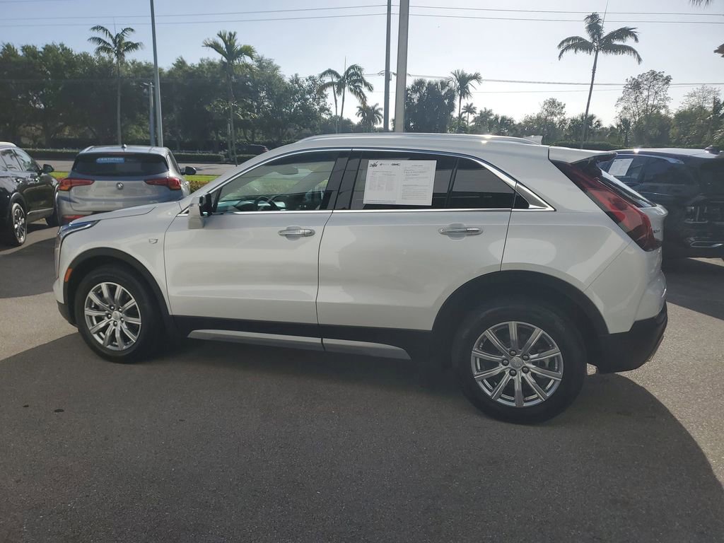 Used 2023 Cadillac XT4 Premium Luxury image 2