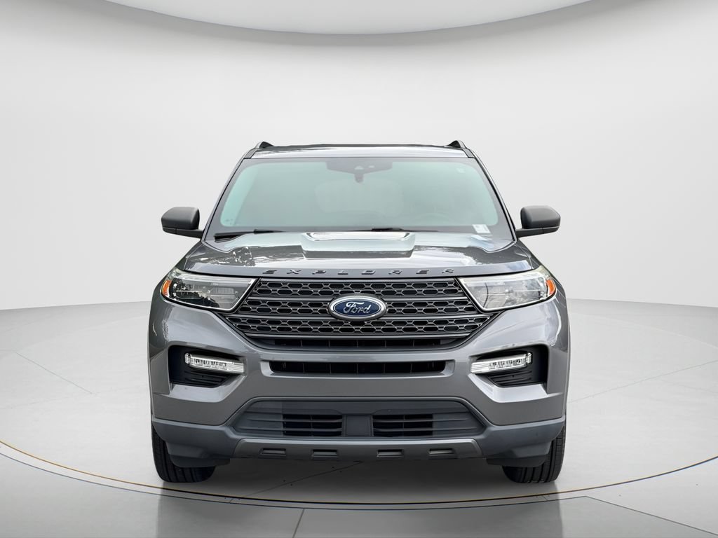 Used 2021 Ford Explorer XLT w/ Equipment Group 202A AWD/4WD image 2