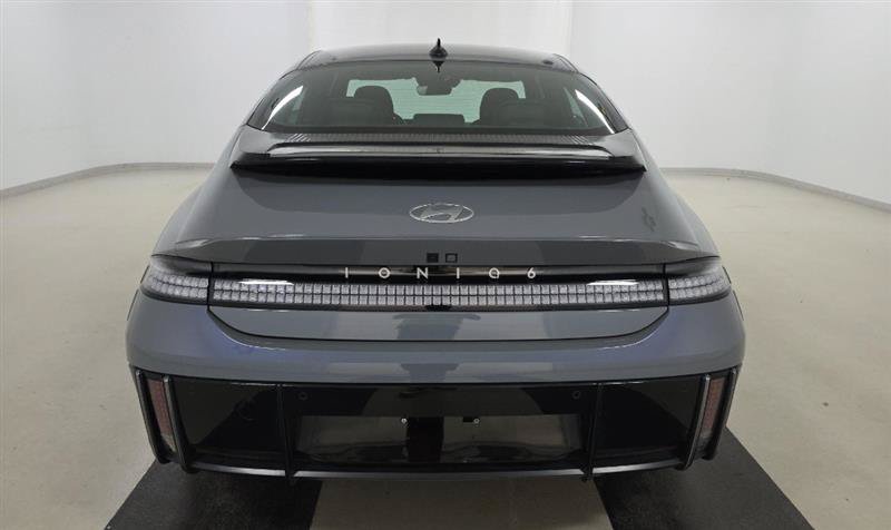 Used 2025 Hyundai Ioniq 6 Limited RWD image 5
