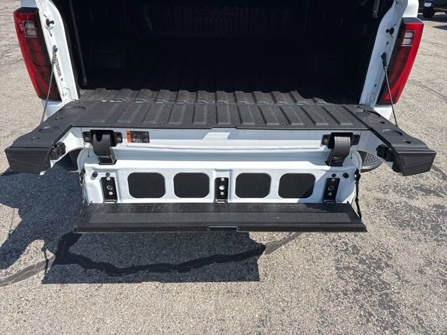 Used 2024 GMC Sierra 2500 SLT w/ SLT Premium Package AWD/4WD image 19