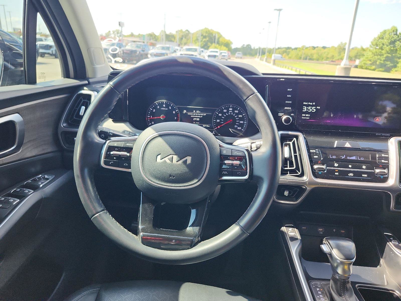 Used 2023 Kia Sorento S w/ Panoramic Sunroof Package AWD/4WD image 13