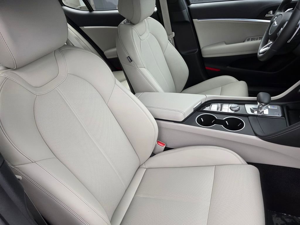 Used 2023 Genesis G70 2.0T RWD image 31