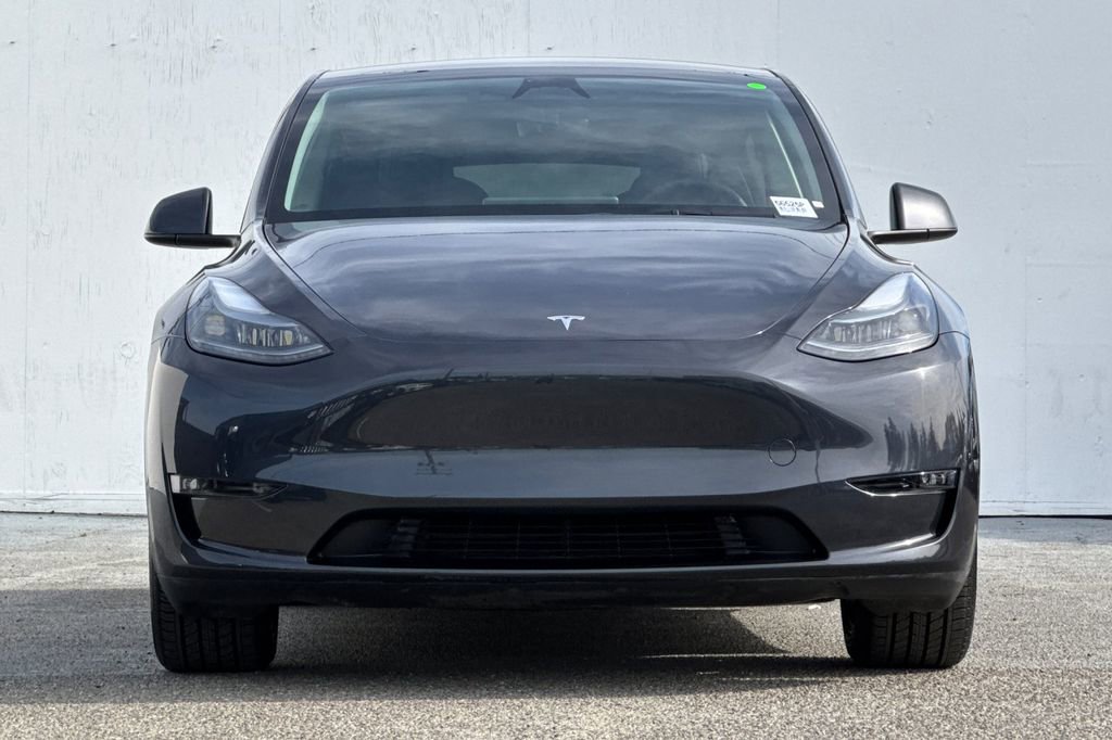 Used 2025 Tesla Model Y Long Range image 8