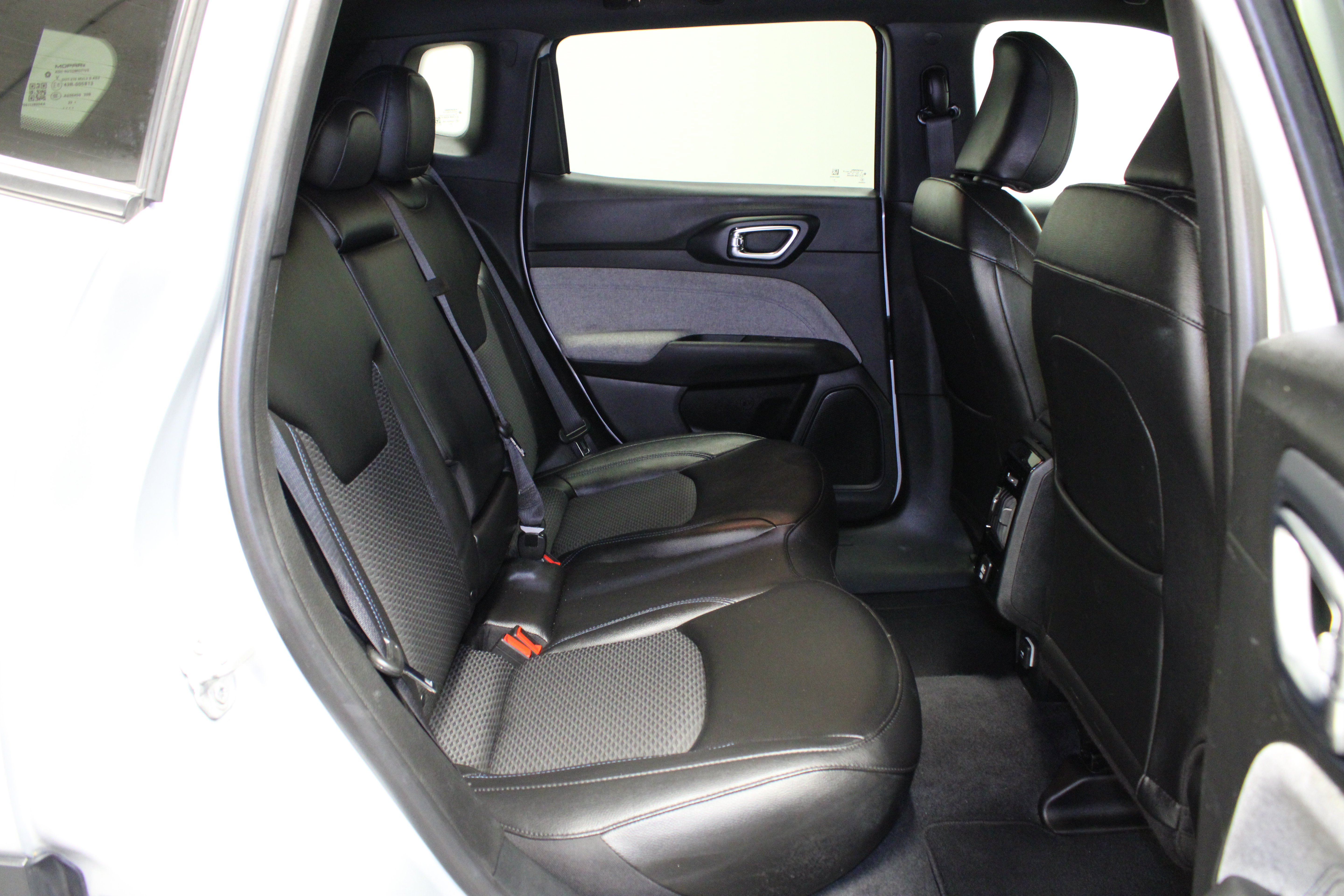 Used 2024 Jeep Compass Latitude AWD/4WD image 14