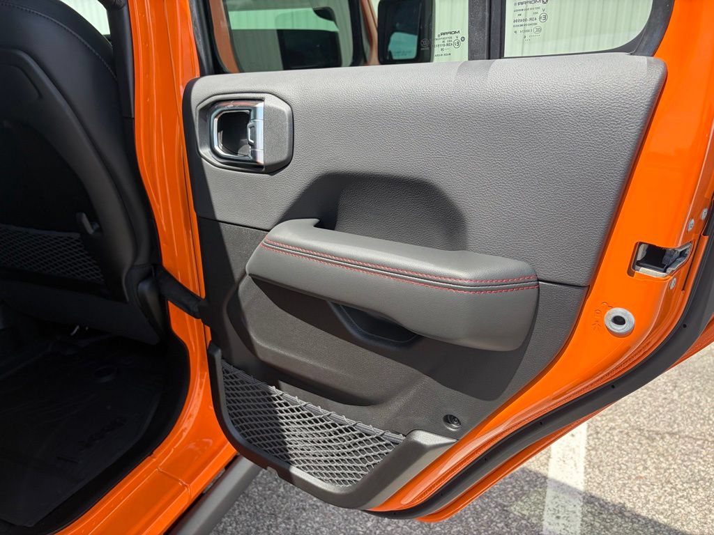 New 2026 Jeep Wrangler Unlimited Rubicon w/ Whitecap Package AWD/4WD image 18
