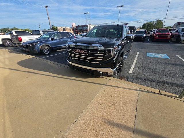 Certified 2024 GMC Sierra 1500 SLT w/ SLT Premium Plus Package AWD/4WD image 8