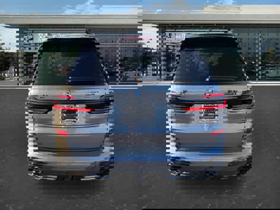 New 2026 BMW X7 M60i image 6