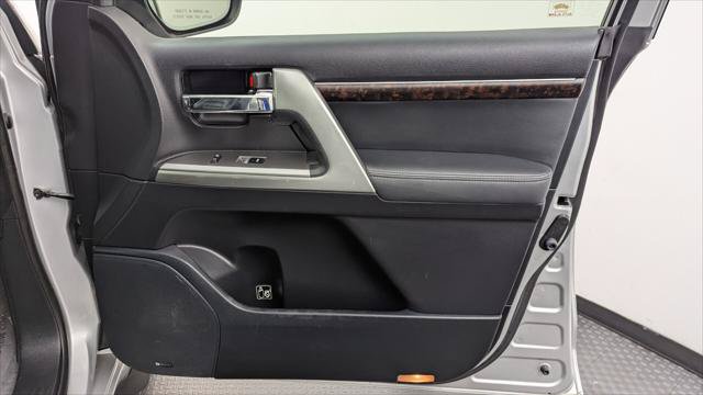 Used 2015 Toyota Land Cruiser AWD/4WD image 18