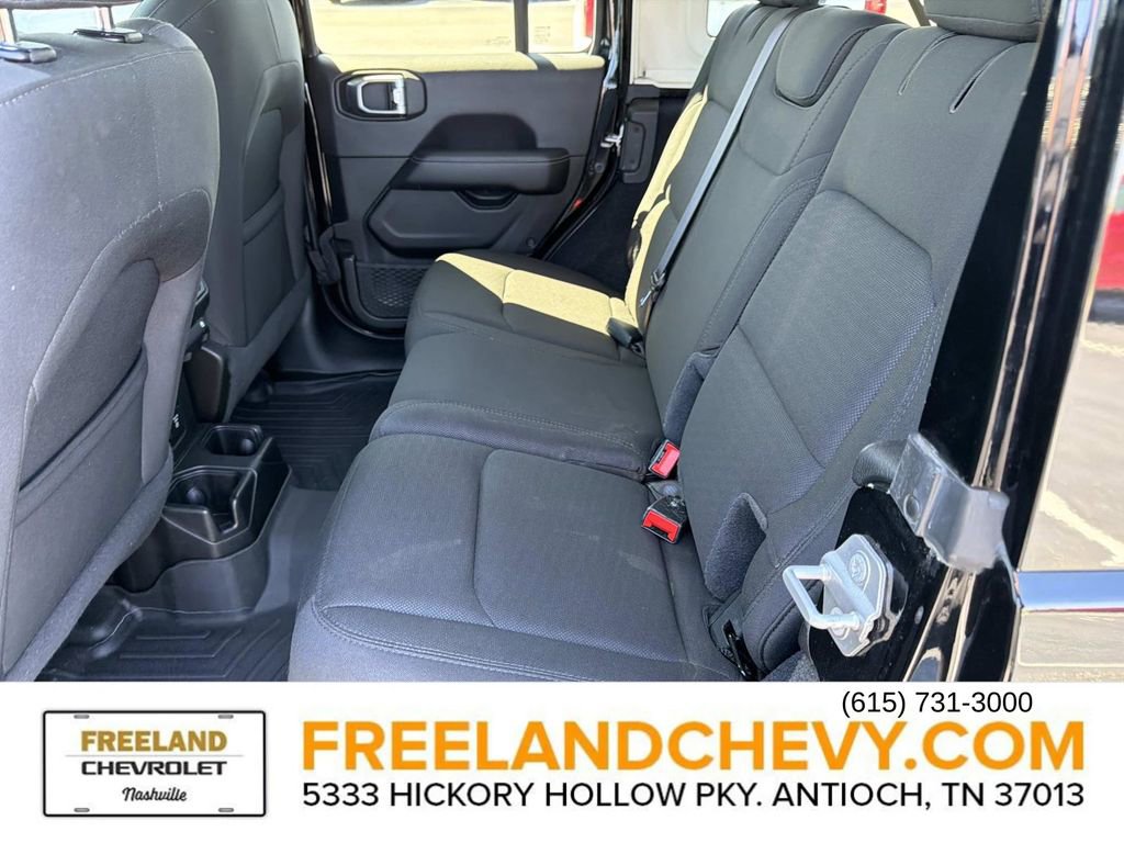 Used 2020 Jeep Wrangler Unlimited Sahara image 16