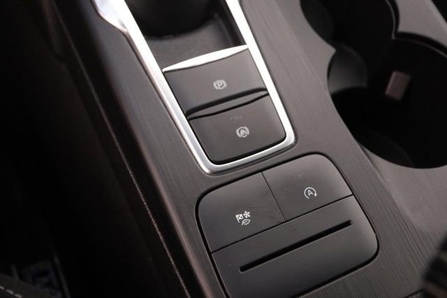 Certified 2025 Ford Escape Active AWD/4WD image 18
