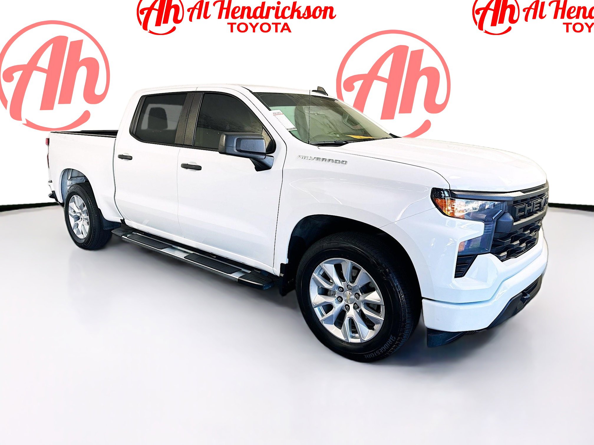 Used 2023 Chevrolet Silverado 1500 Custom image 1