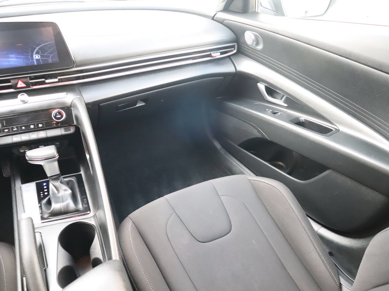 Used 2024 Hyundai Elantra SEL FWD image 24