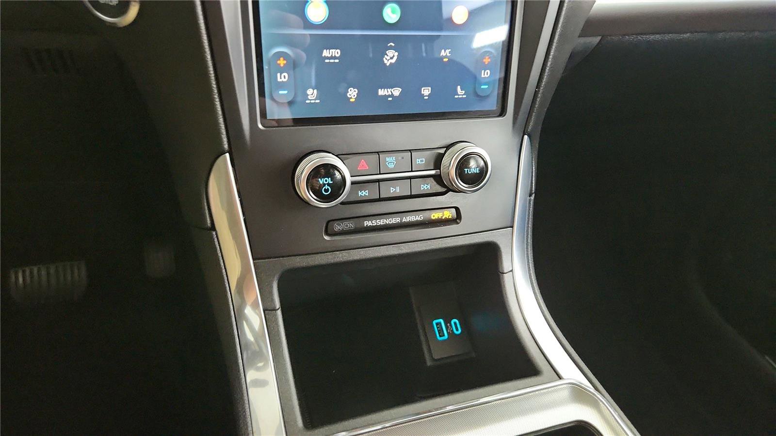 Used 2024 Ford Edge Titanium image 40