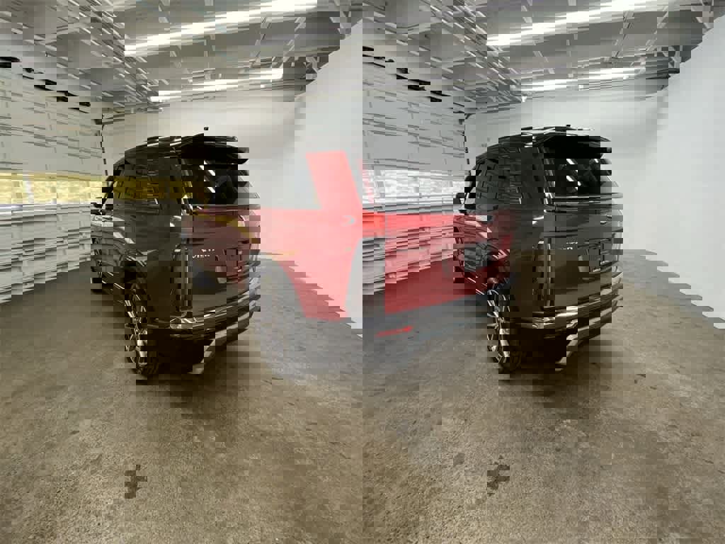 Certified 2026 Cadillac Vistiq Sport w/ LPO, Floor Liner Package image 4