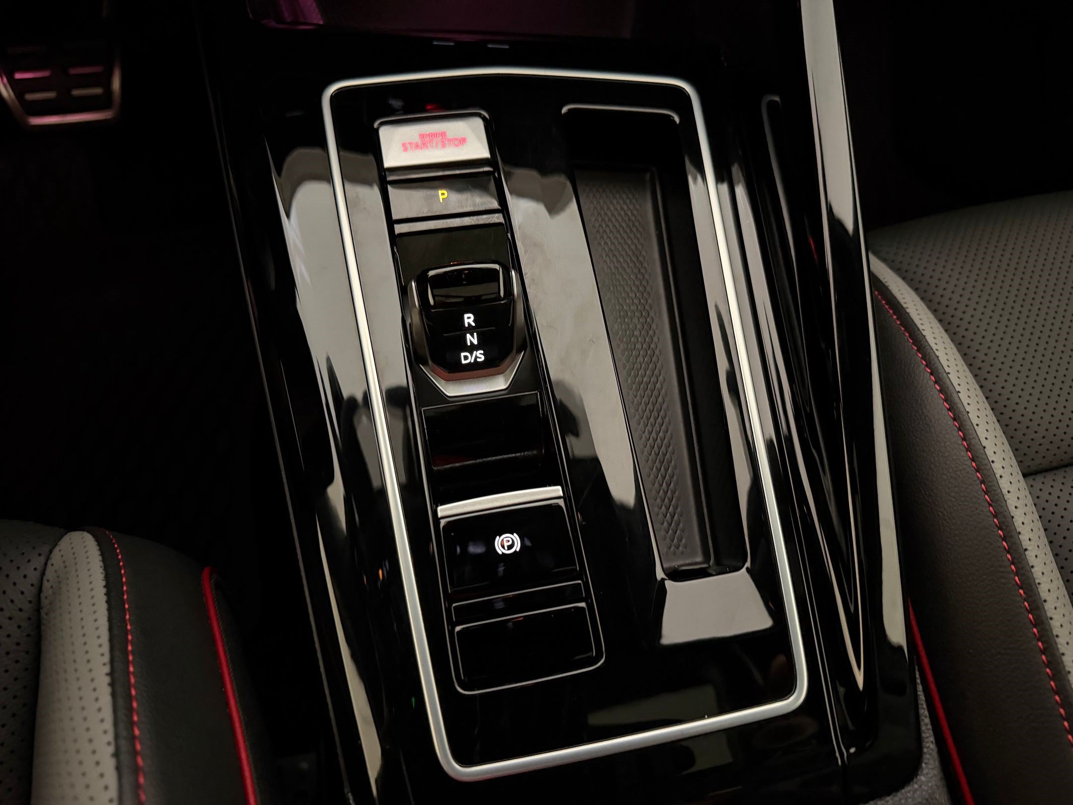 Used 2024 Volkswagen GTI Autobahn FWD image 17