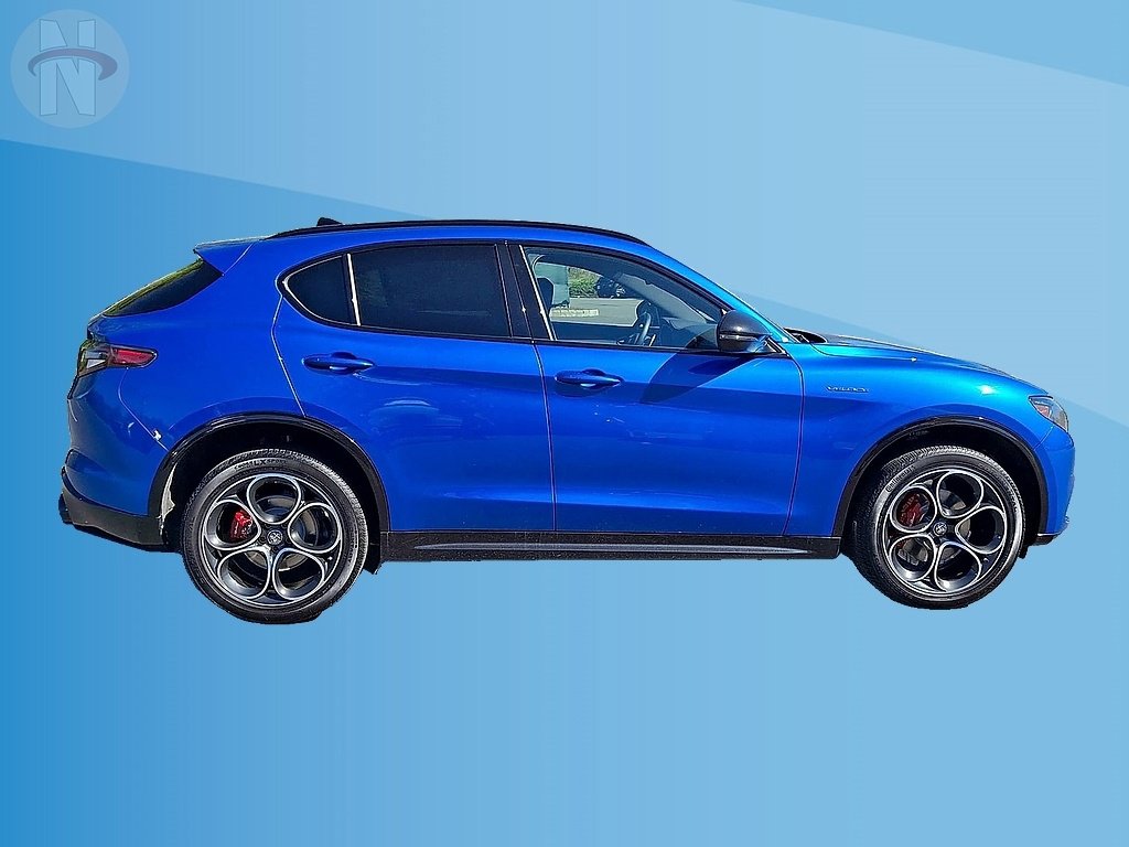 Used 2024 Alfa Romeo Stelvio Veloce AWD/4WD image 9