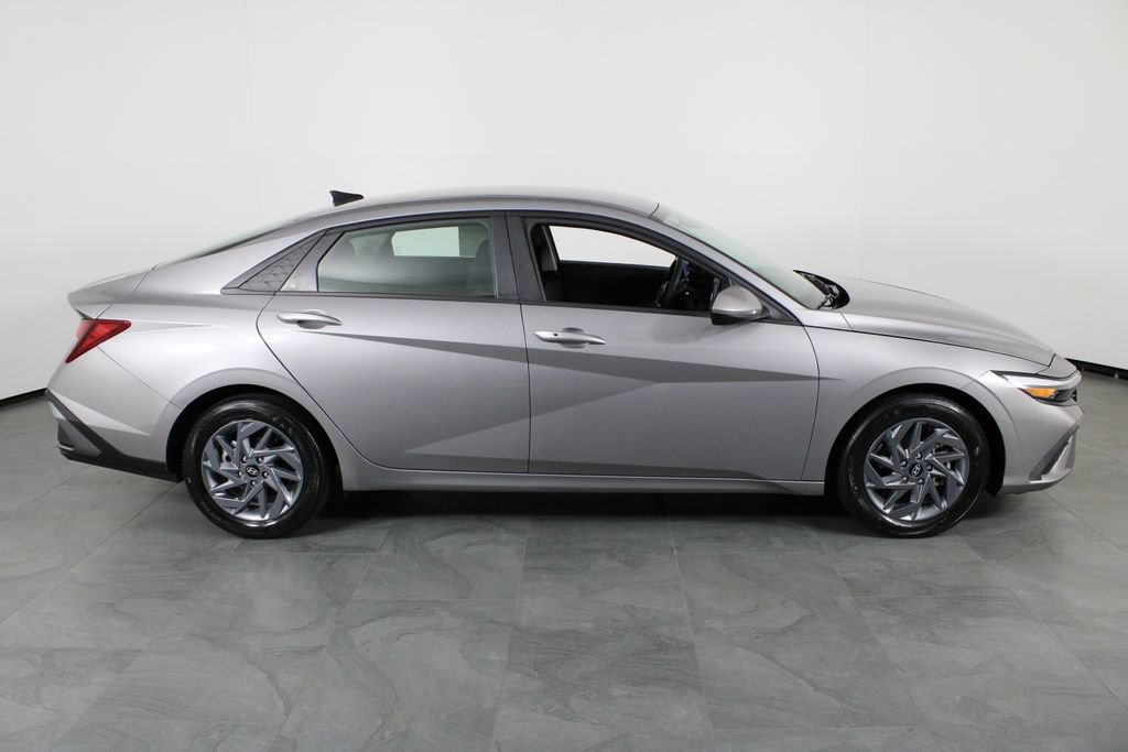 Certified 2024 Hyundai Elantra SEL image 15