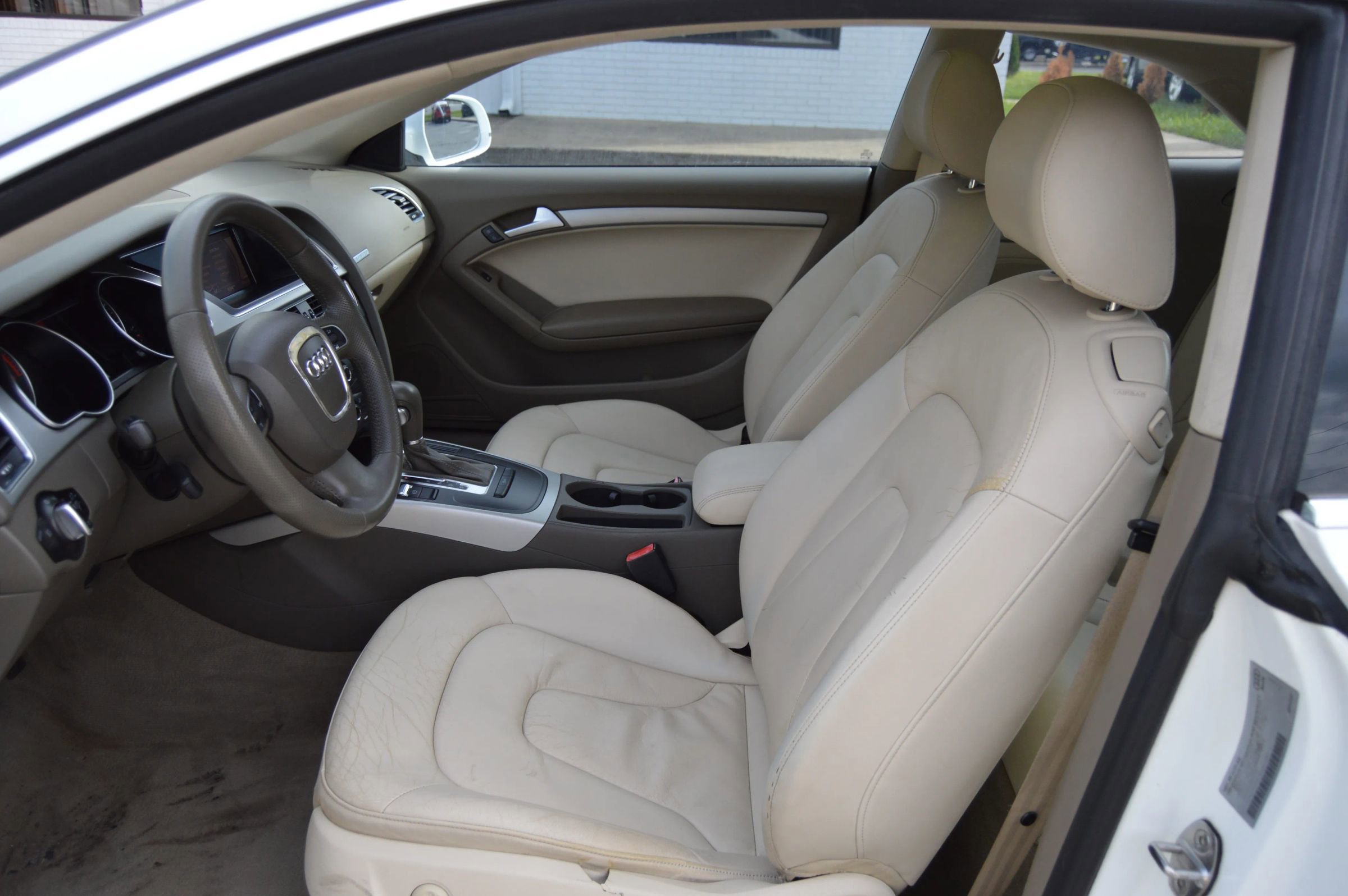 Used 2011 Audi A5 2.0T Premium image 10