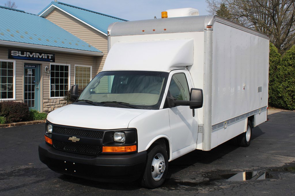 Used 2016 Chevrolet Express 4500 Extended image 12